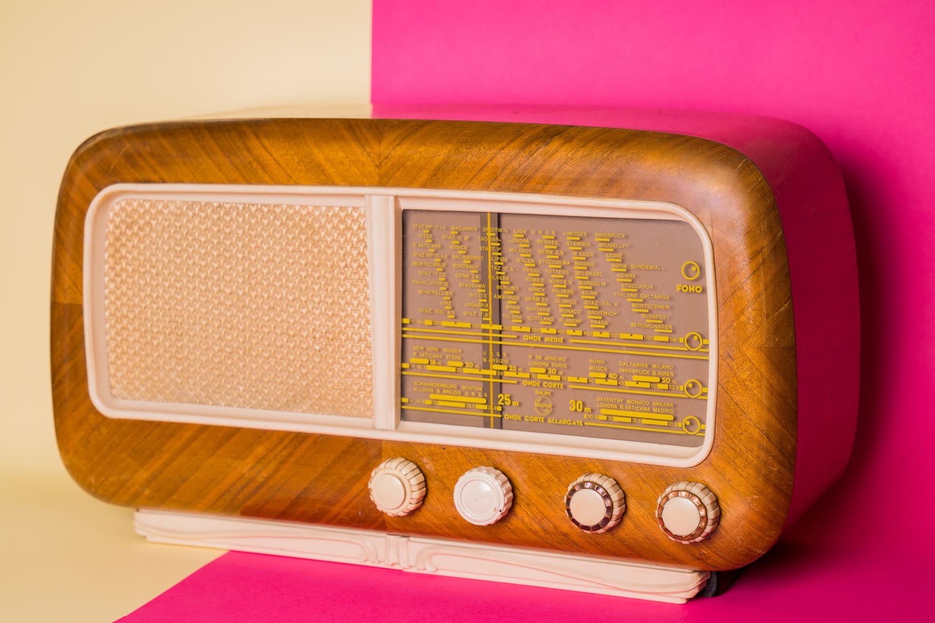 ORA Radio Vintage